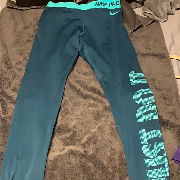 Nike Pro workout pants - Picture 4 of 6